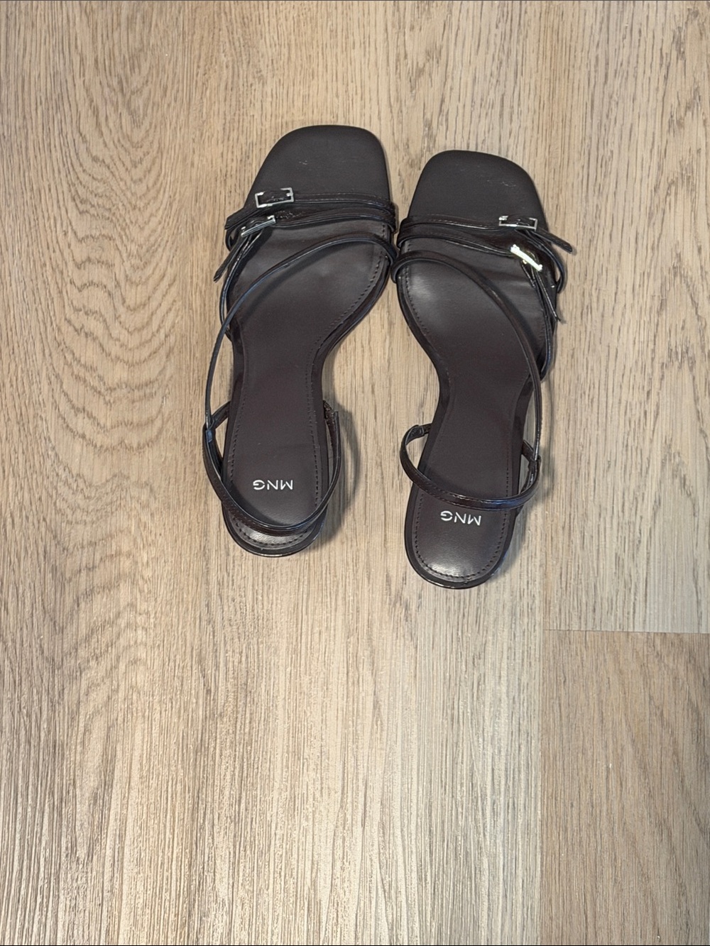 Kitten heel sandals with straps